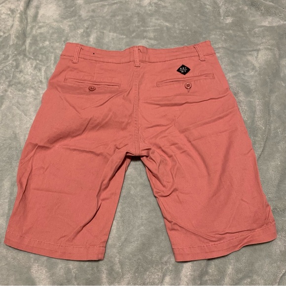 MENS size 32 salmon pink shorts - Picture 2 of 2